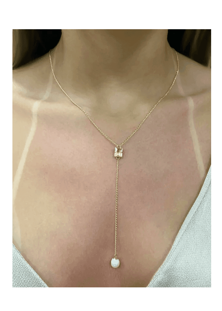 CORDÃO GRAVATA COM PEDRA ROSÊ E PÉROLA